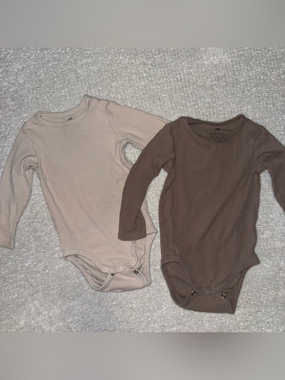 H&M 2 Ribbed Long Sleeve Baby Bodysuits - Cream & Brown 9-12M